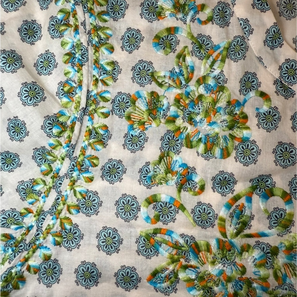 Johnny Was Azalea Embroidered Tunic. Medium - Picture 3 of 11